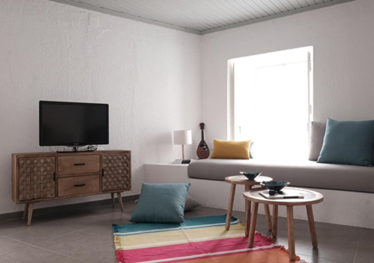 Keresbino Hydra Port House Apartment Bagian luar foto